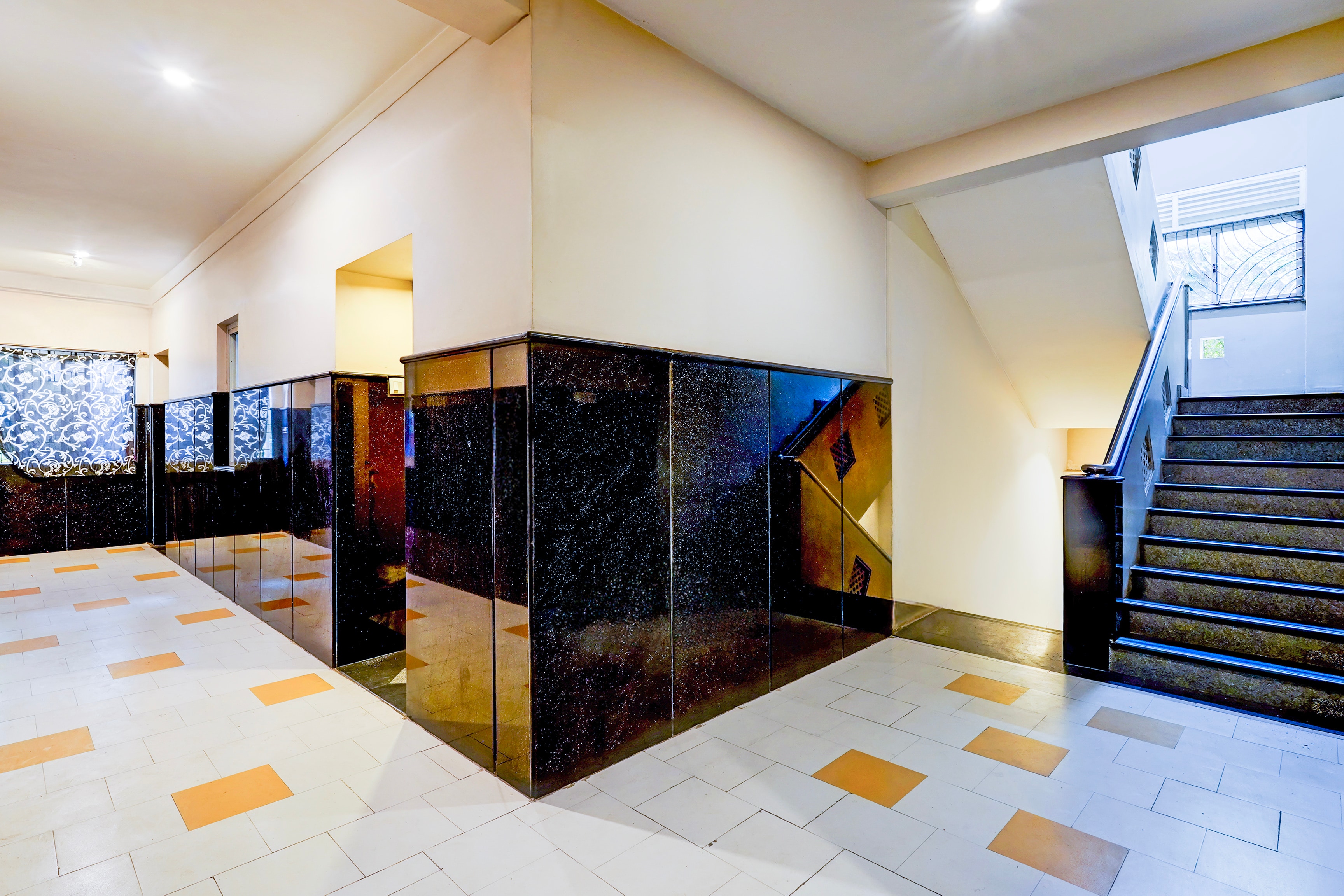 Super Hotel O Chrompet Near Rela Hospital in Chennai