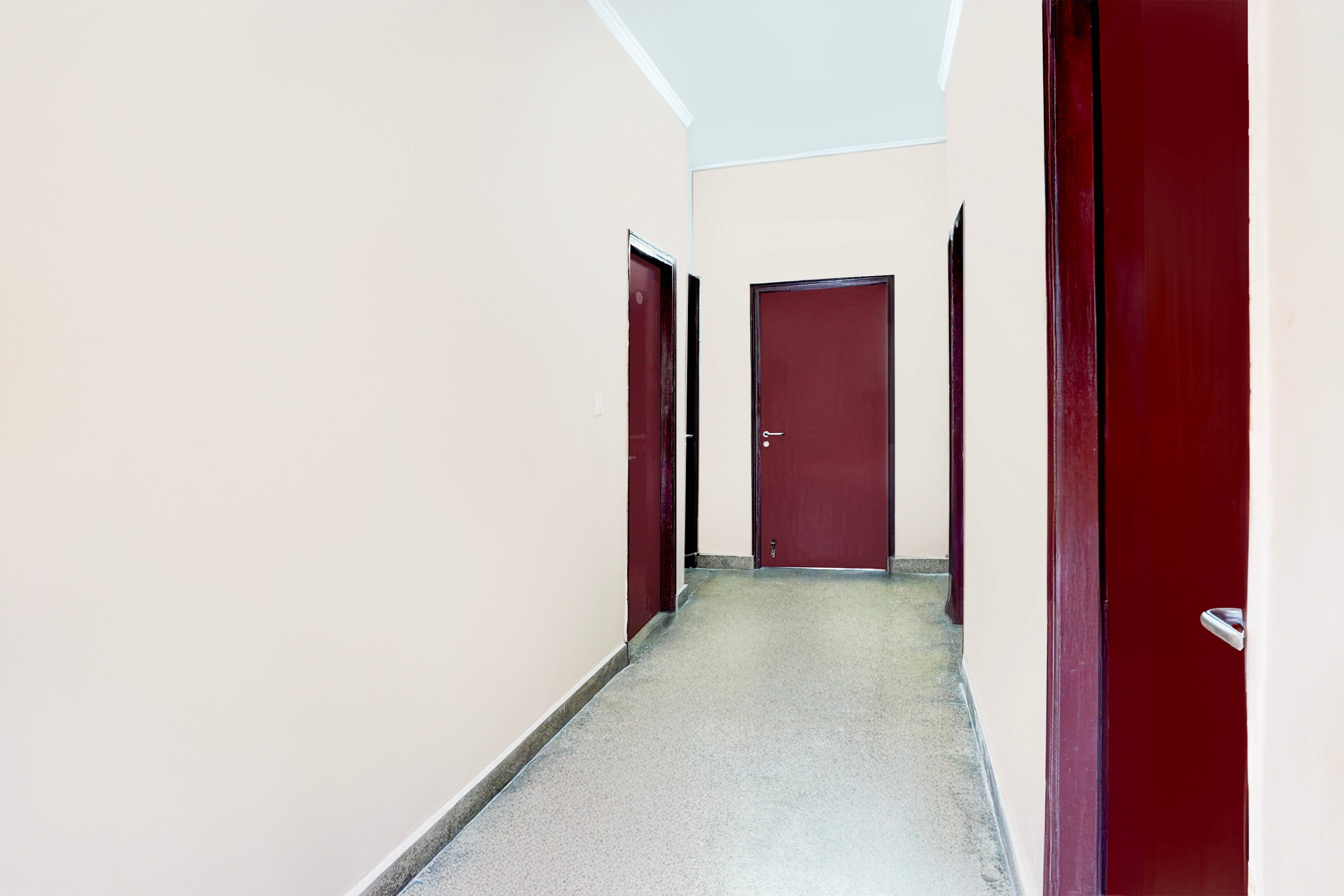 Super Hotel O GMS Road Ballupur Chowk in Dehradun