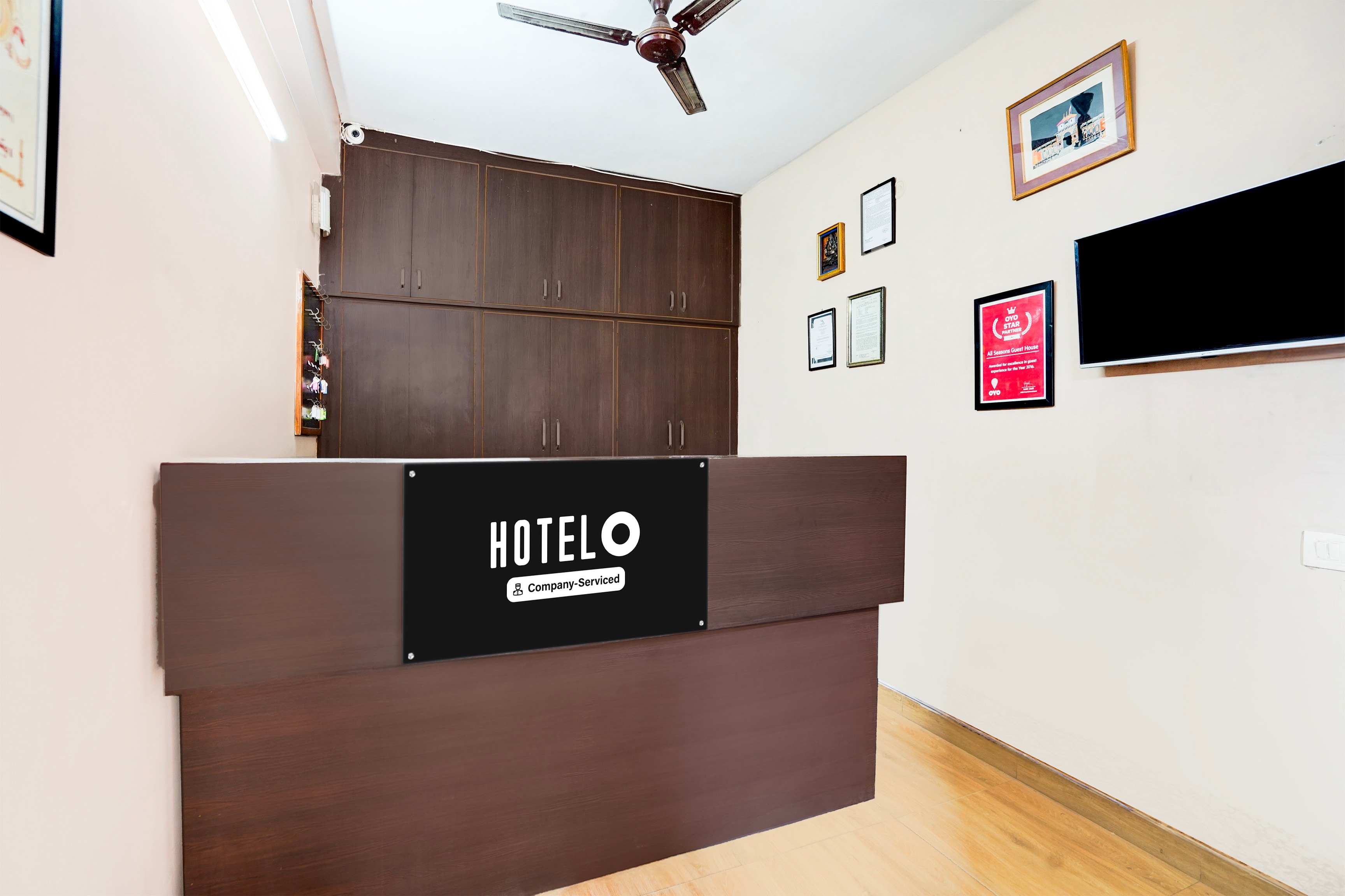 Super Hotel O GMS Road Ballupur Chowk in Dehradun