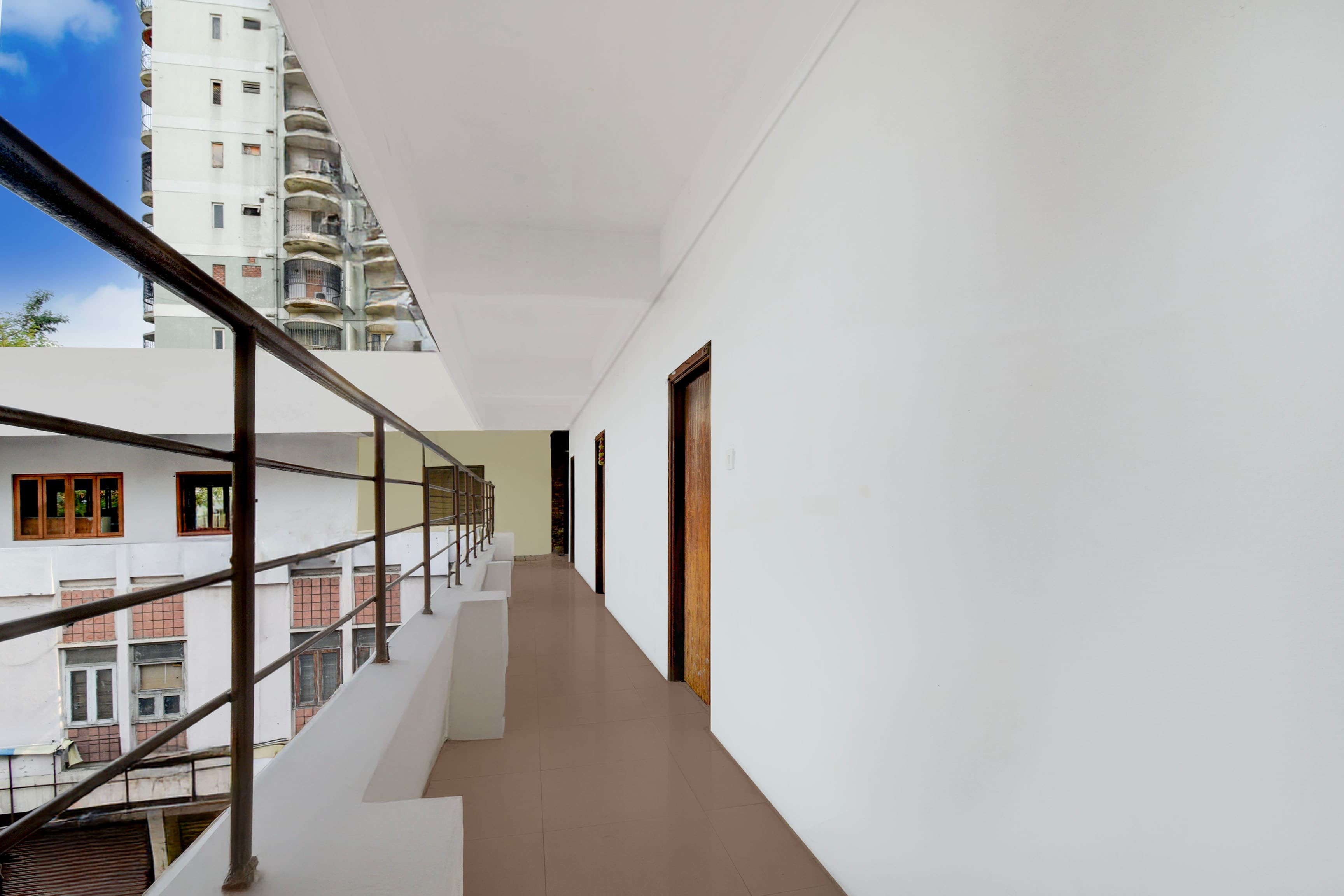 Super Hotel O Lakdikapul Near Birla Mandir in Hyderabad