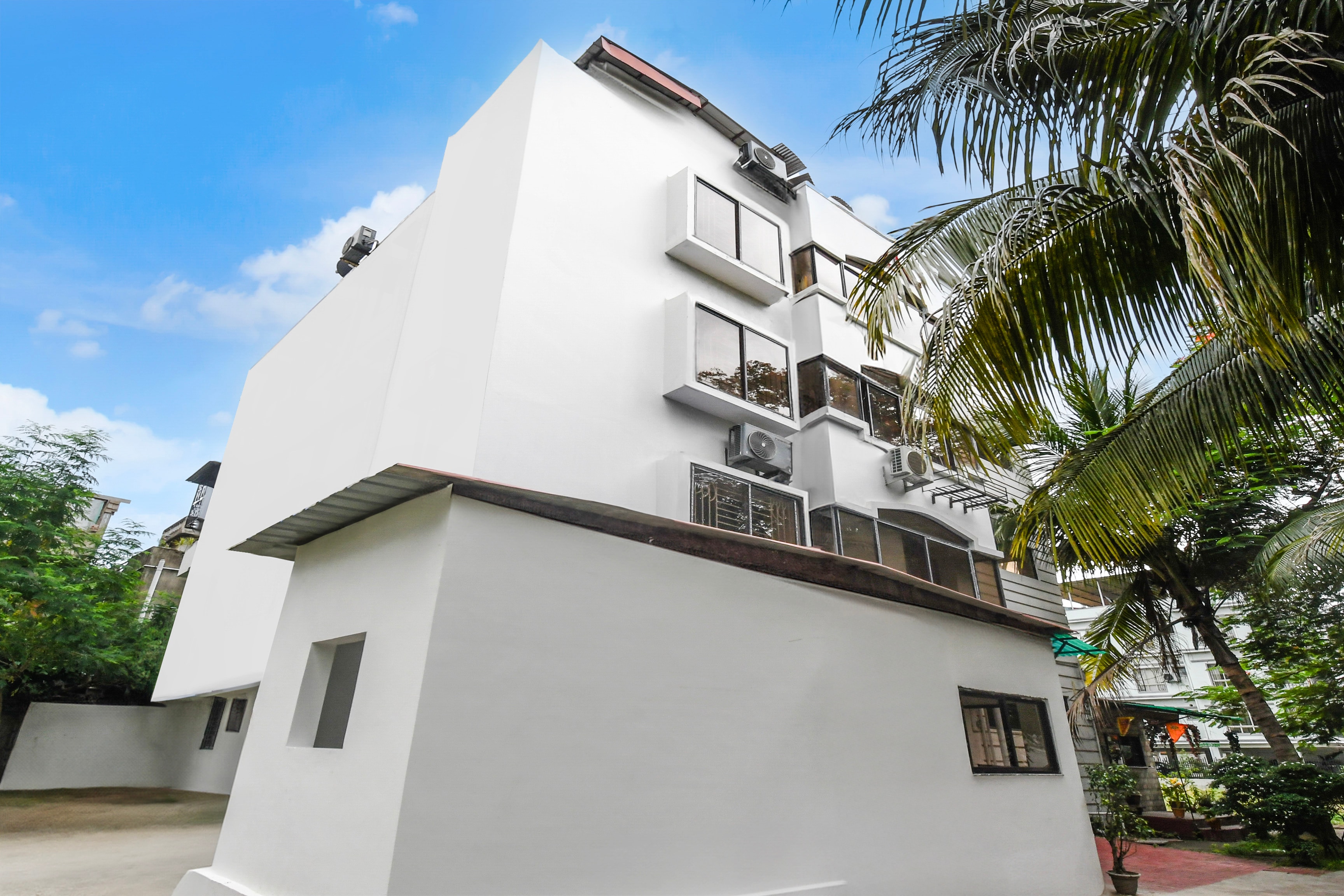 Super Hotel O New Alipore in Kolkata