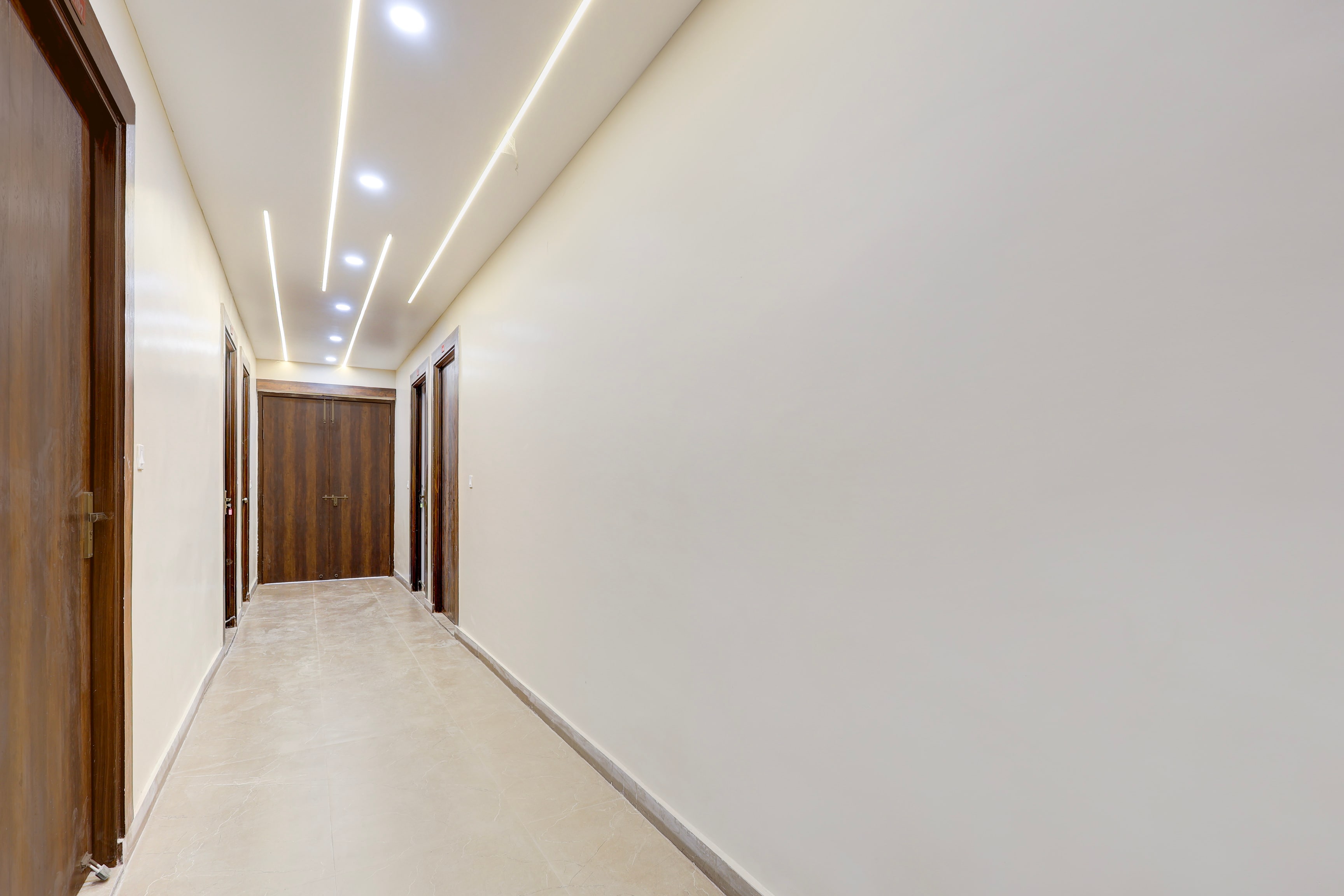 Super Hotel O Pari Chowk Formerly The Divine KRC in Noida