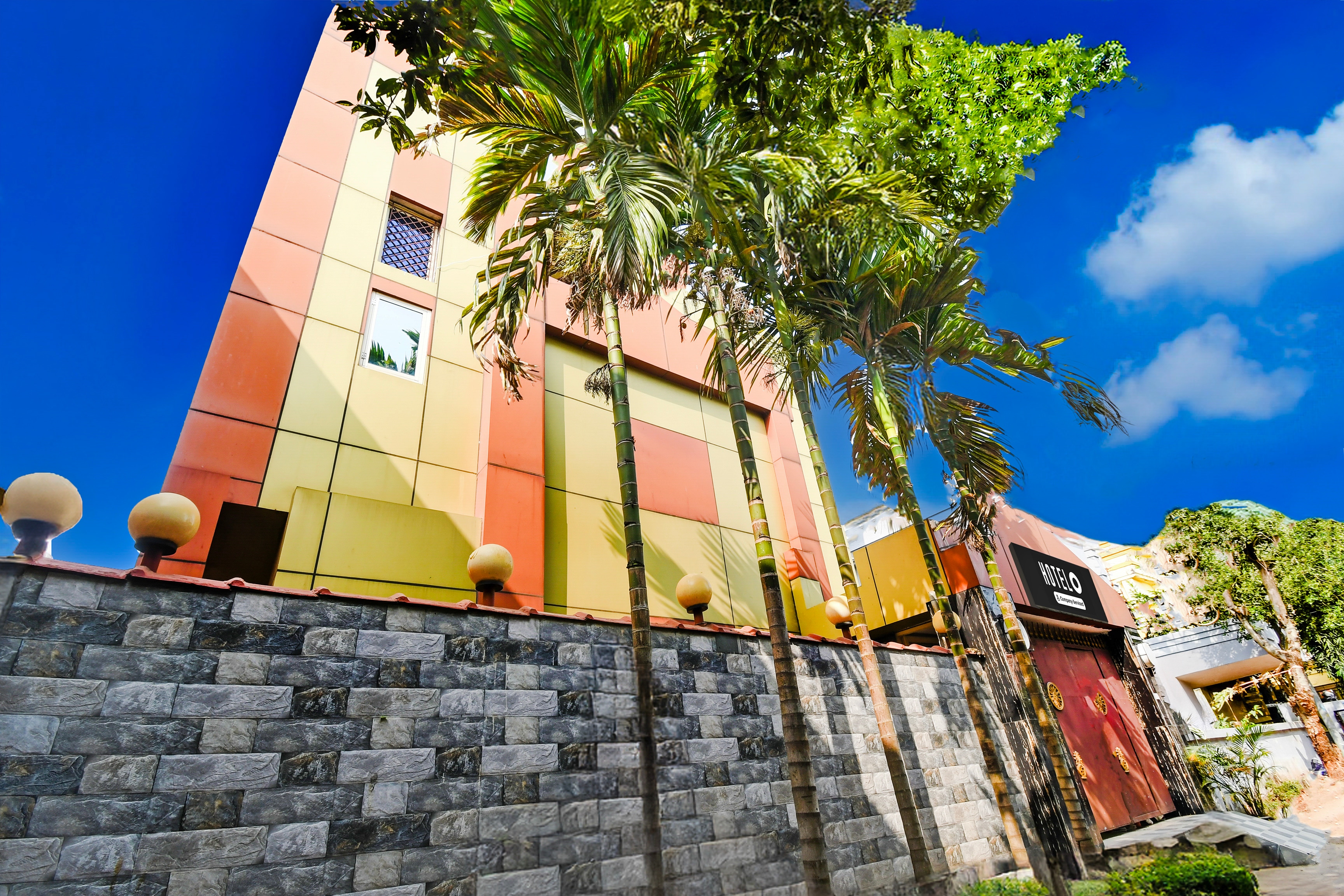 Super Hotel O Swaranpuri Near KIIT Square in Bhubaneswar