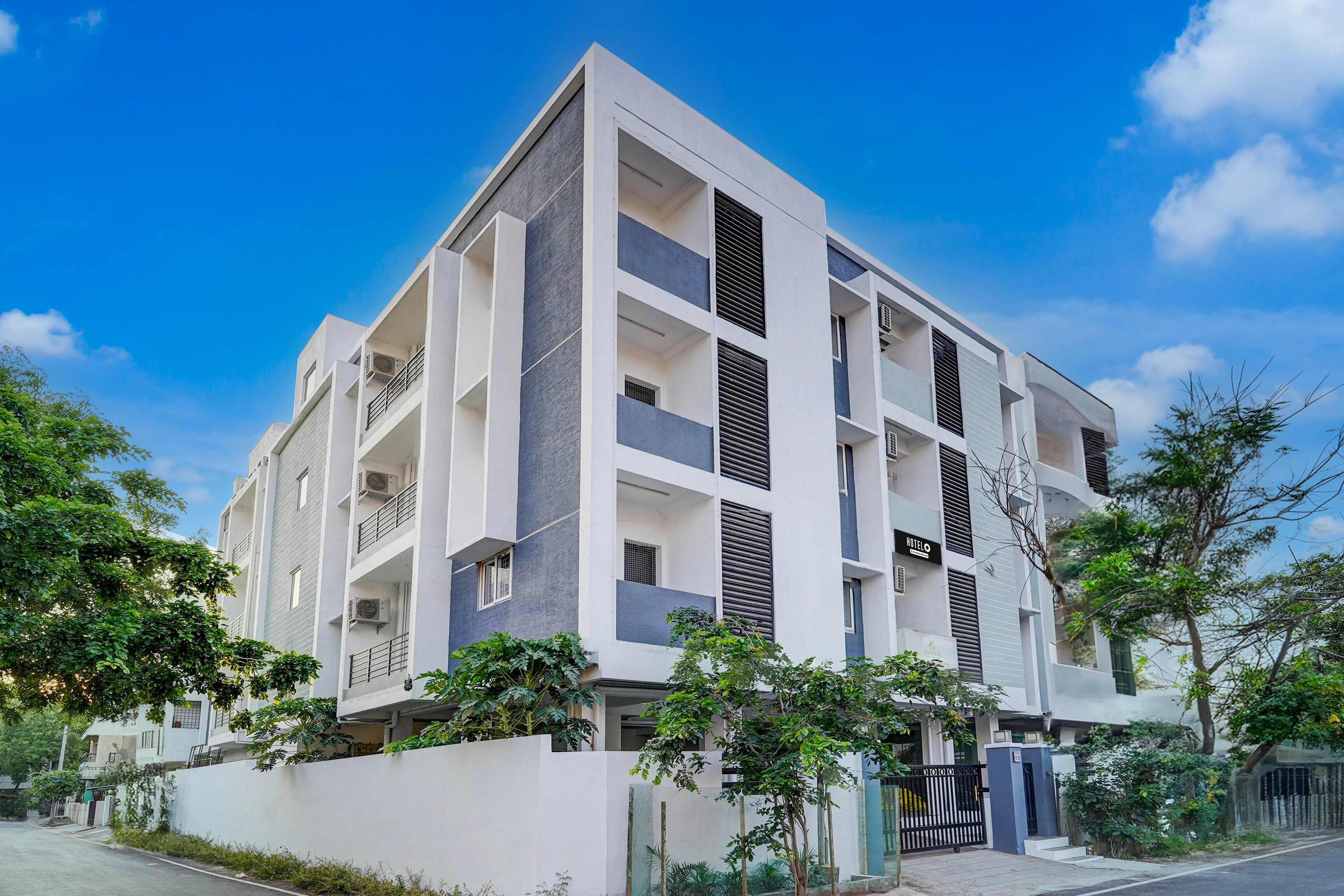 Super Hotel O Valasaravakkam Near Chandra Metro Mall in Chennai