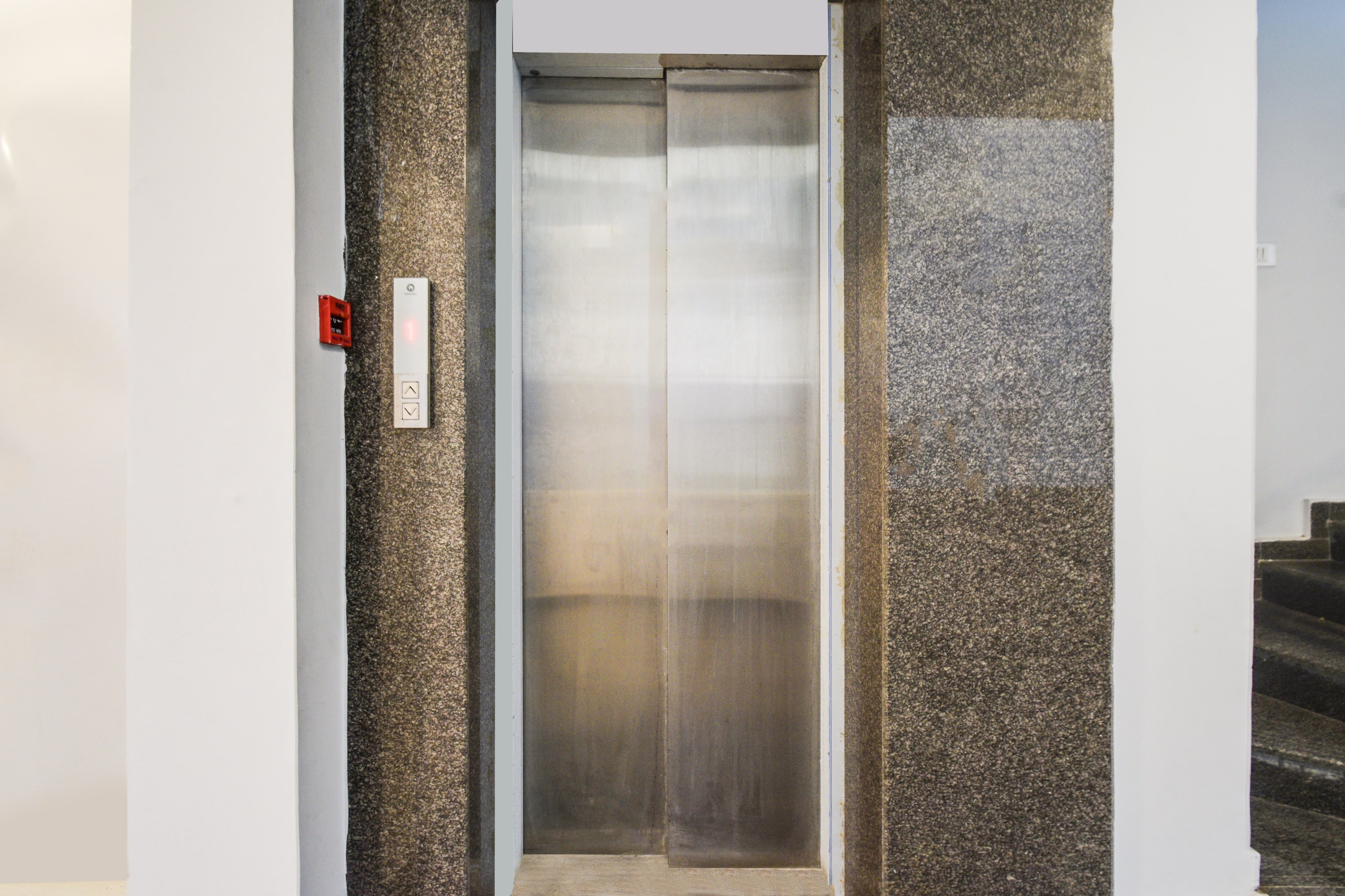 Super Townhouse Alwal Road in Hyderabad