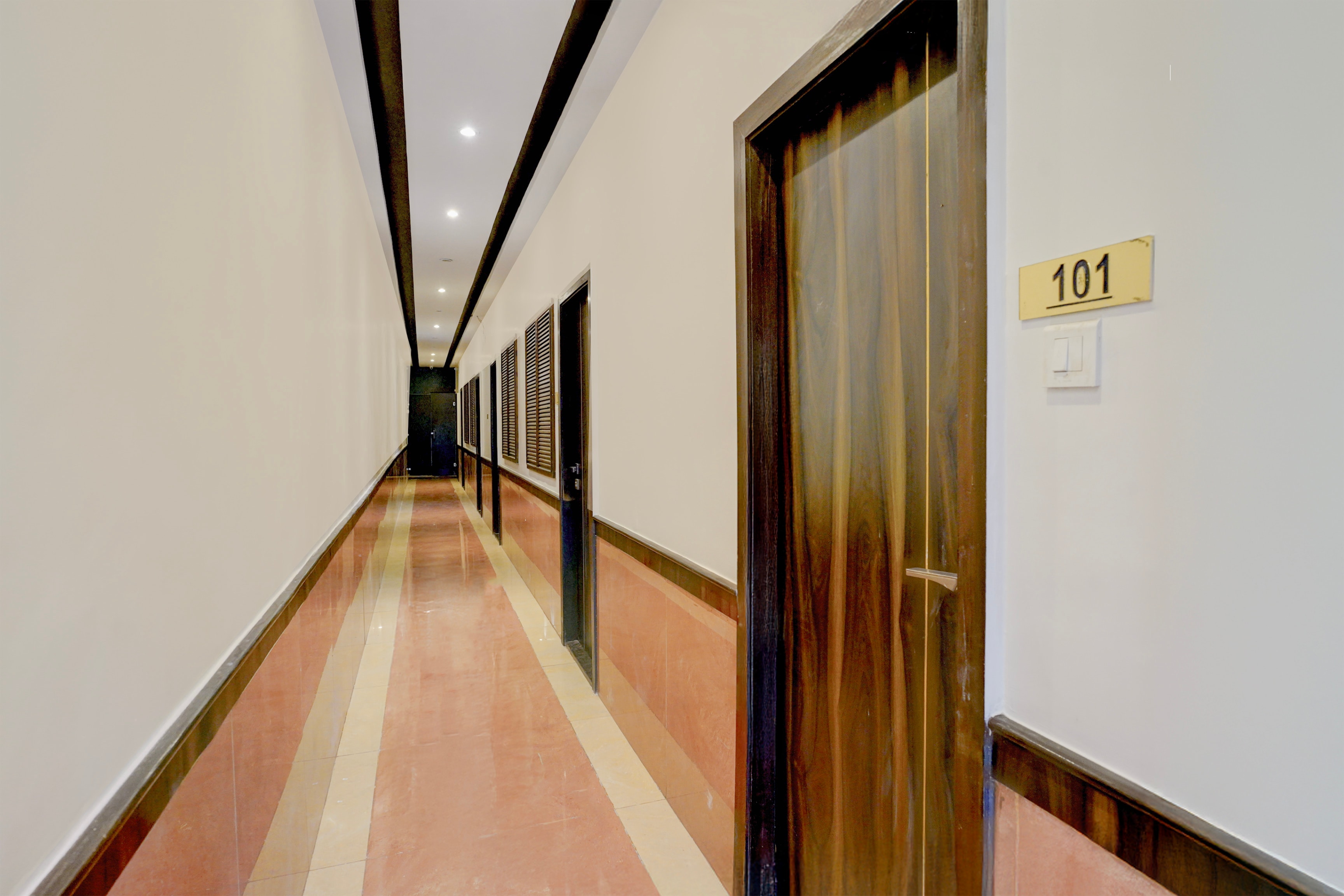 Super Townhouse Andheri Sakinaka Metro Formerly Hotel Amour in Mumbai