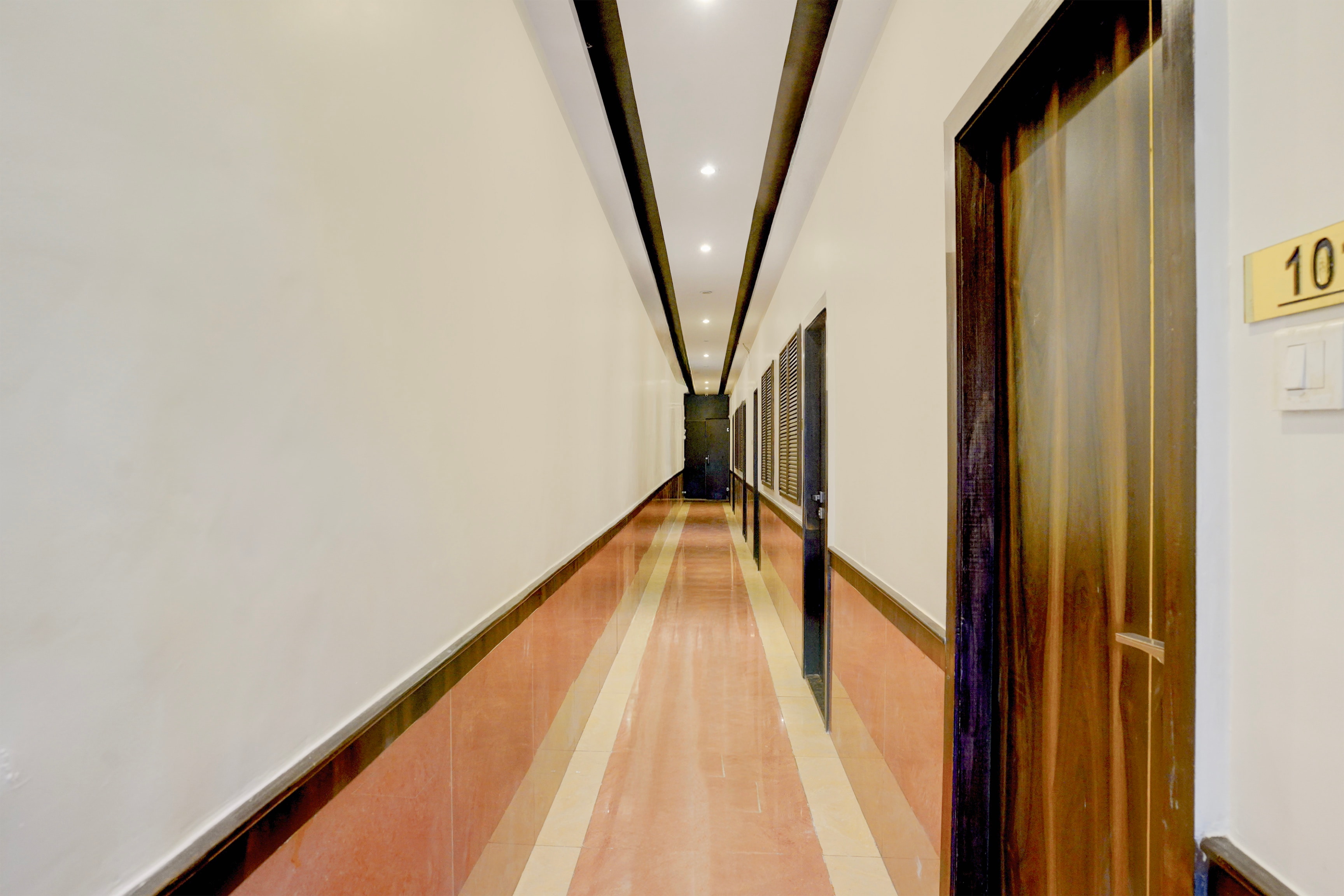 Super Townhouse Andheri Sakinaka Metro Formerly Hotel Amour in Mumbai