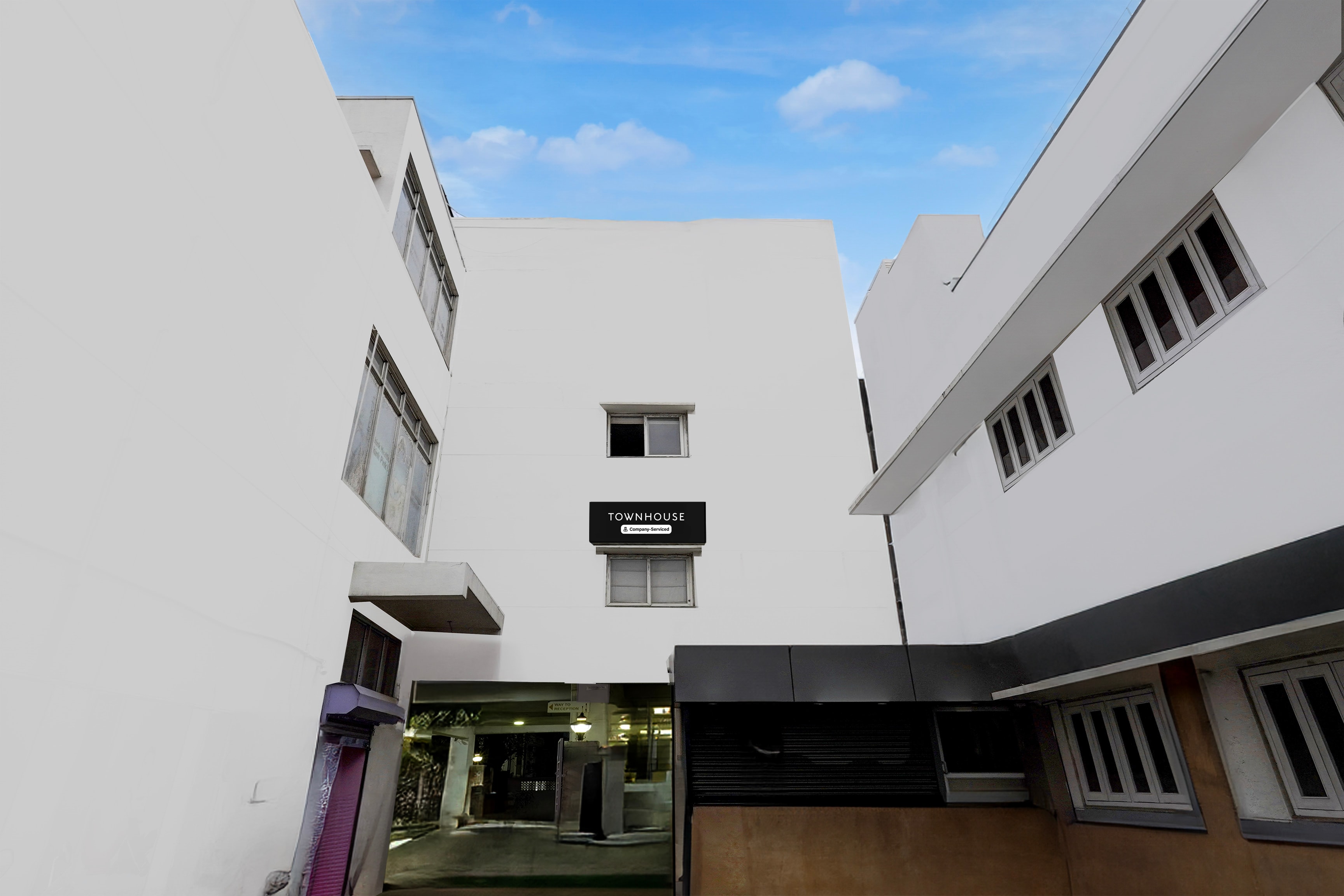 Super Townhouse Arcot Road Near Kauvery hospital in Chennai
