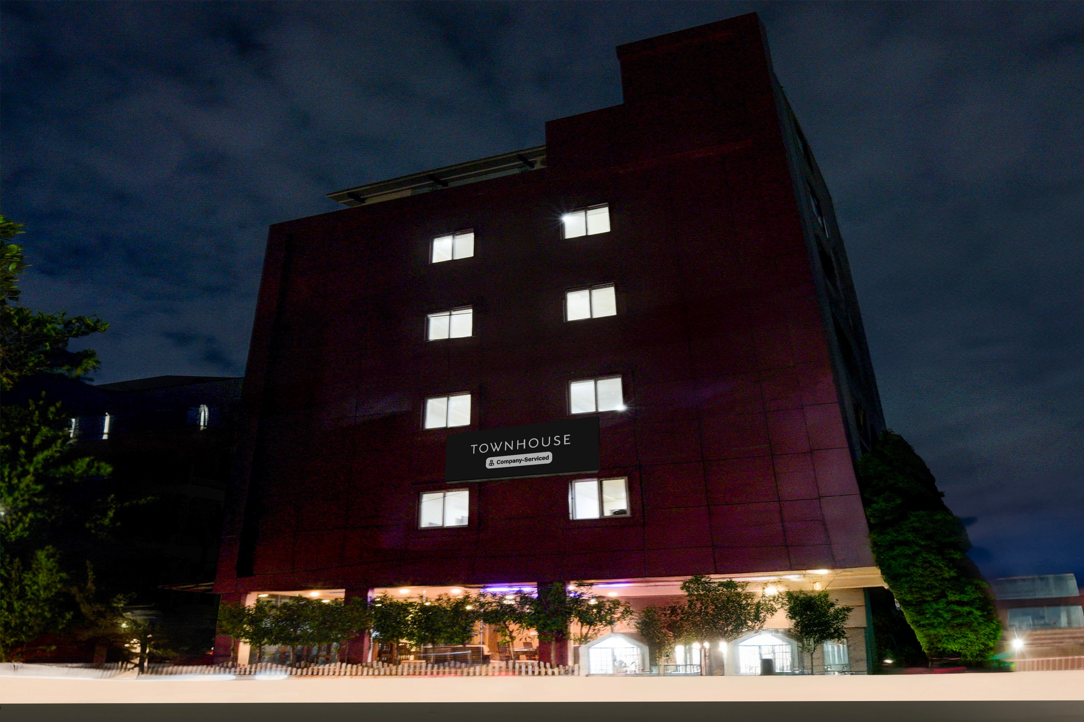 Super Townhouse Gachibowli Near Gopichand Academy in Hyderabad