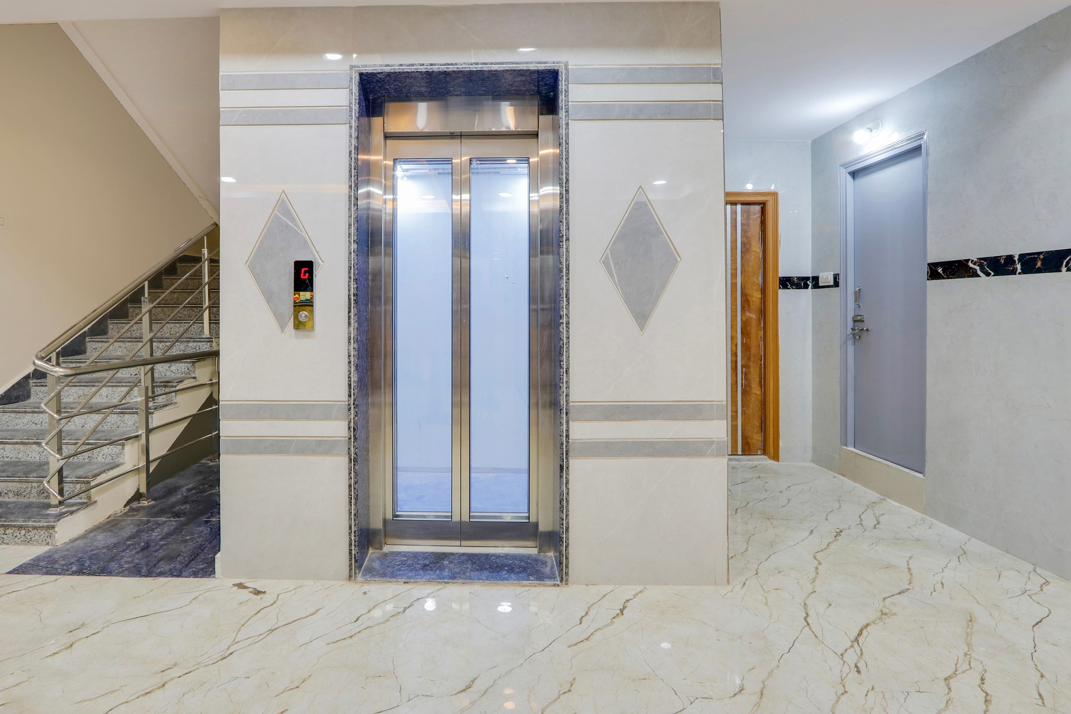 Super Townhouse Gachibowli Near Sky View in Hyderabad