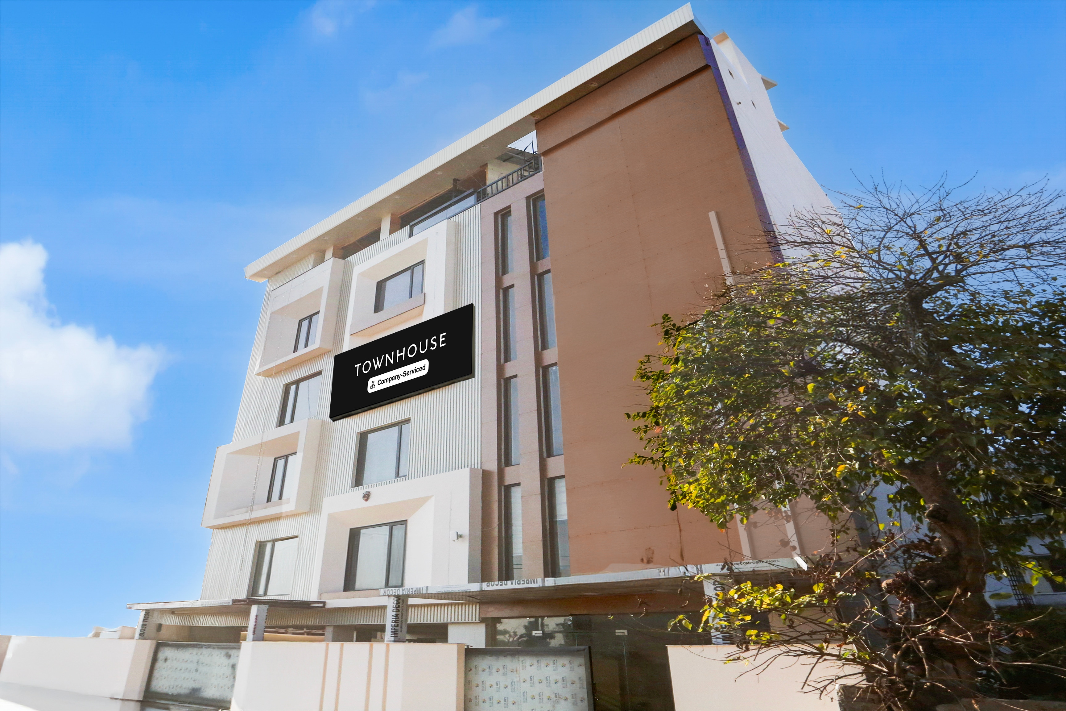 Super Townhouse ISBT Dehradun in Dehradun