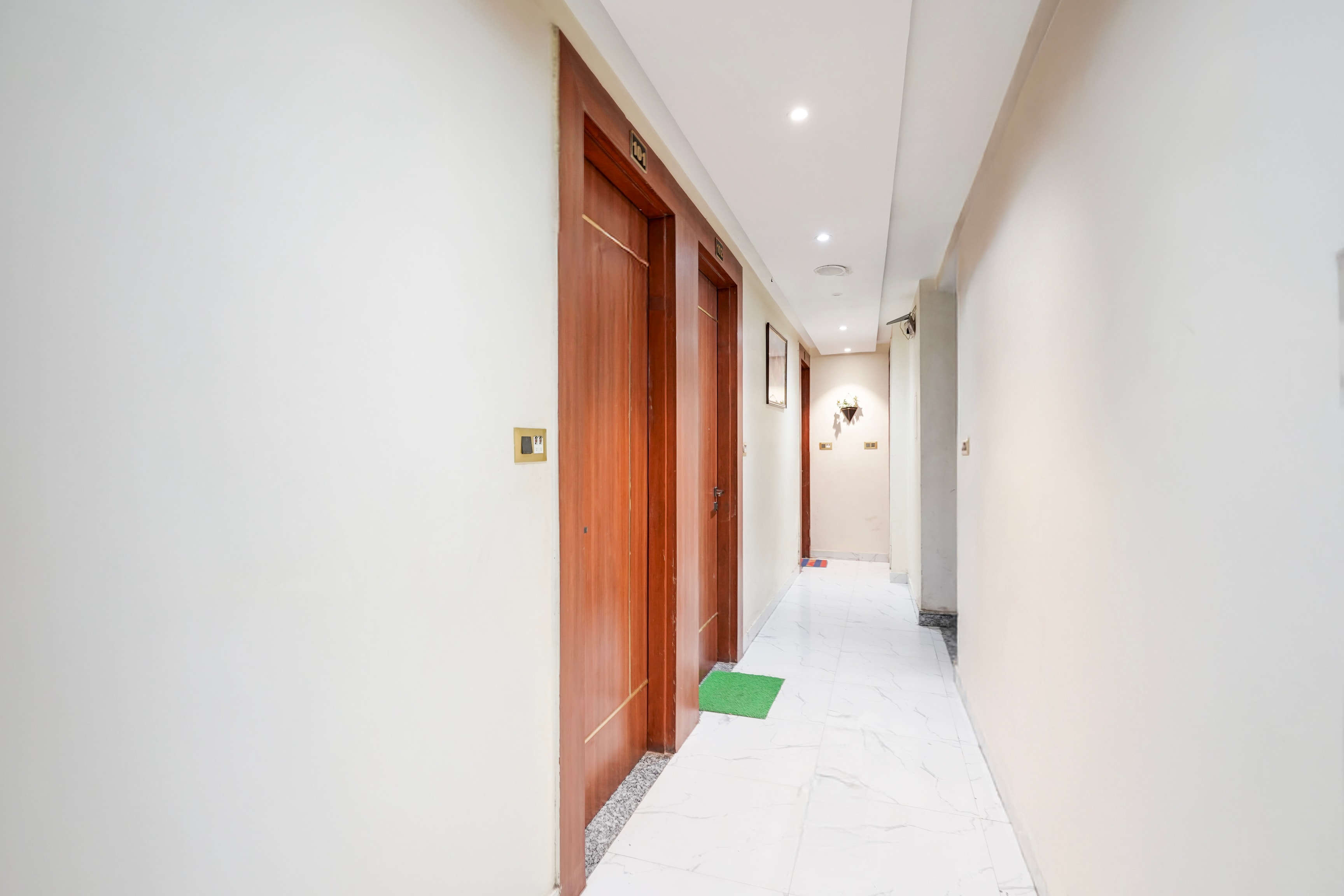 Super Townhouse Kali Ghat Prayagraj Formerly Ramesh Palace in Prayagraj