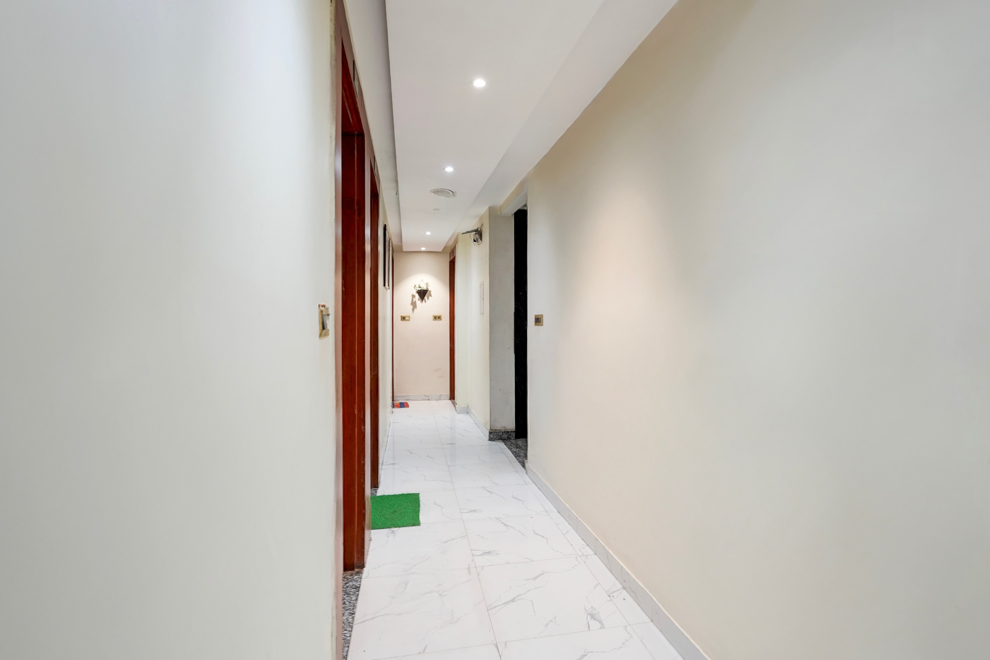 Super Townhouse Kali Ghat Prayagraj Formerly Ramesh Palace in Prayagraj