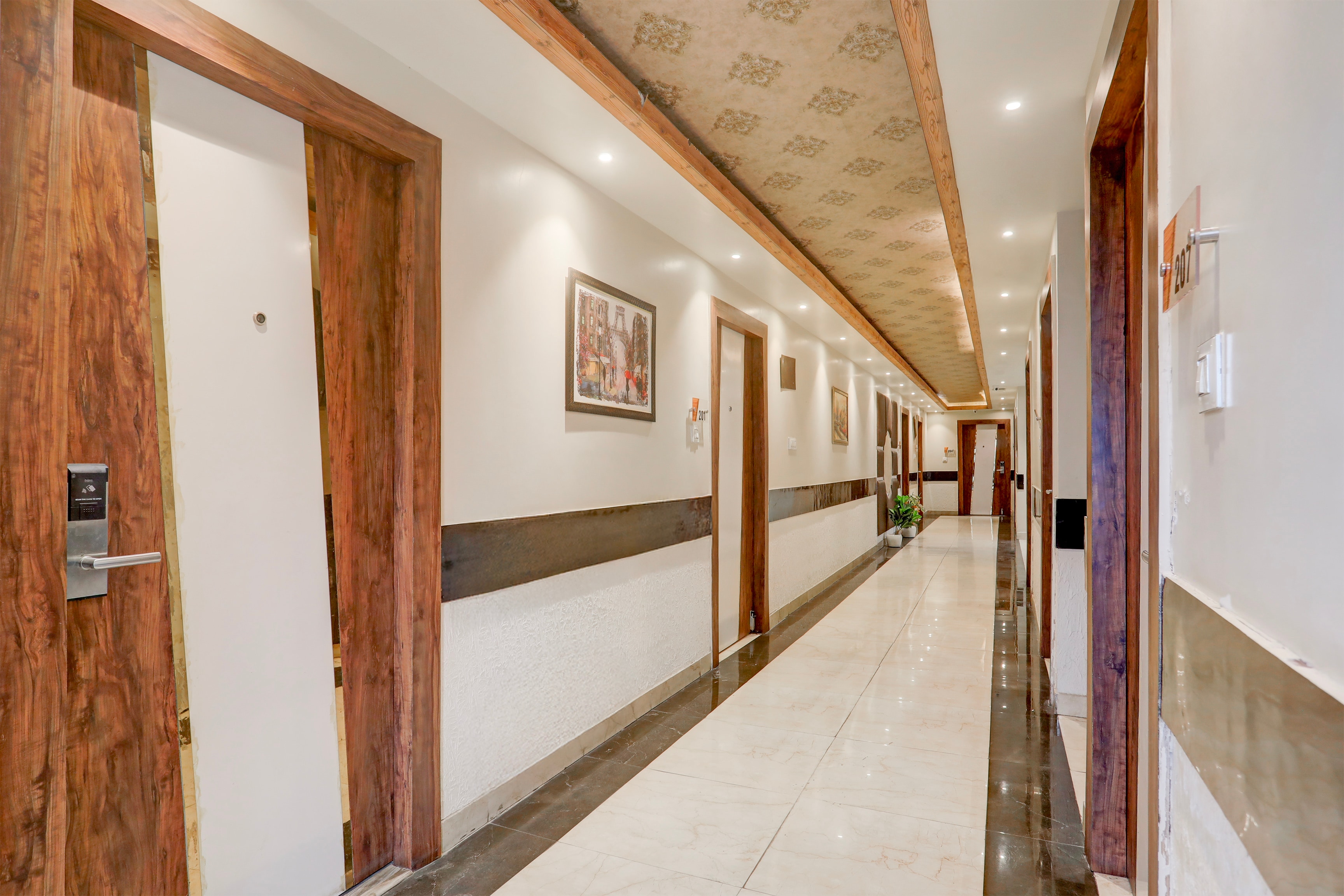 Super Townhouse Oak Amity University Patna Formerly The Golden Crown in Patna