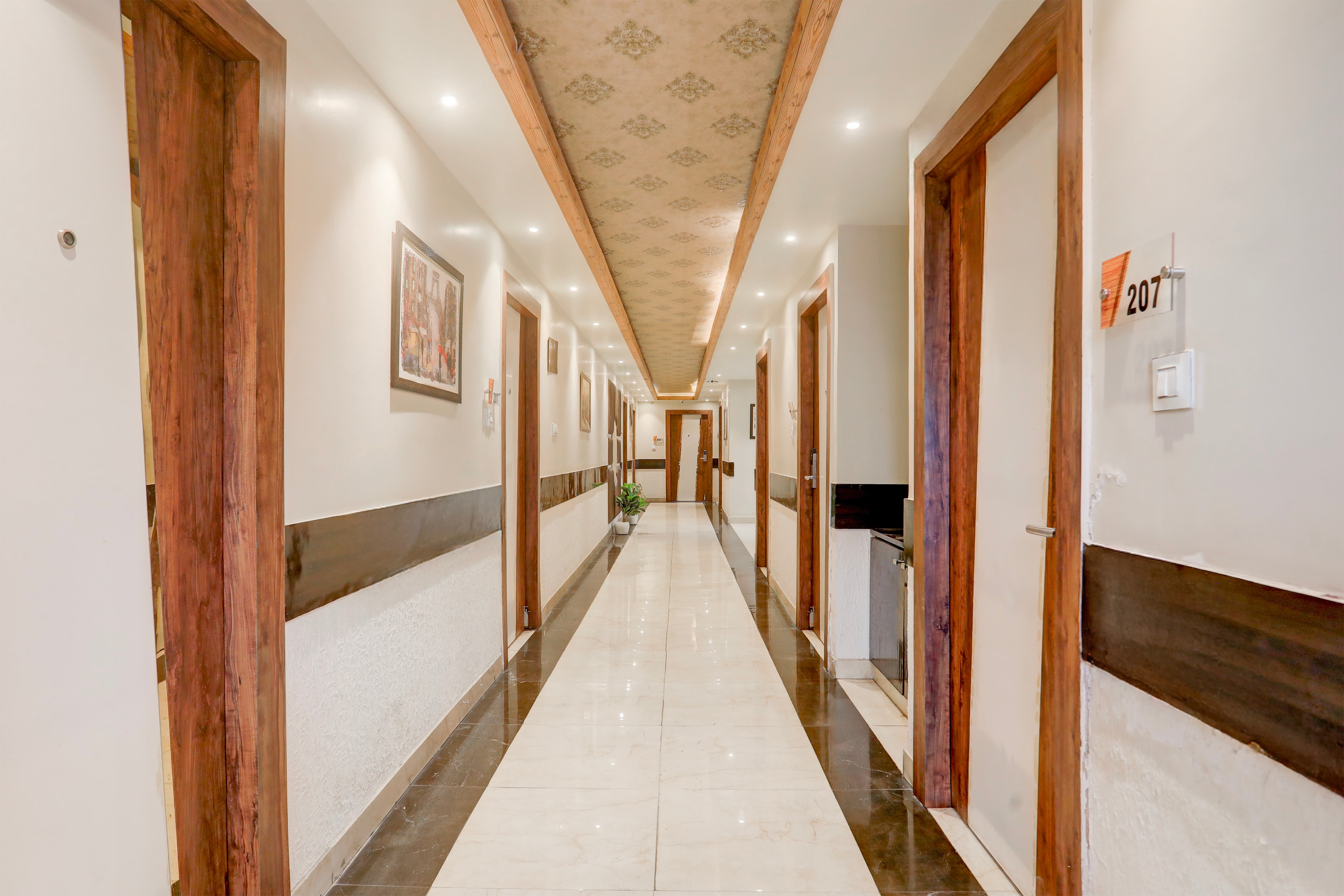 Super Townhouse Oak Amity University Patna Formerly The Golden Crown in Patna