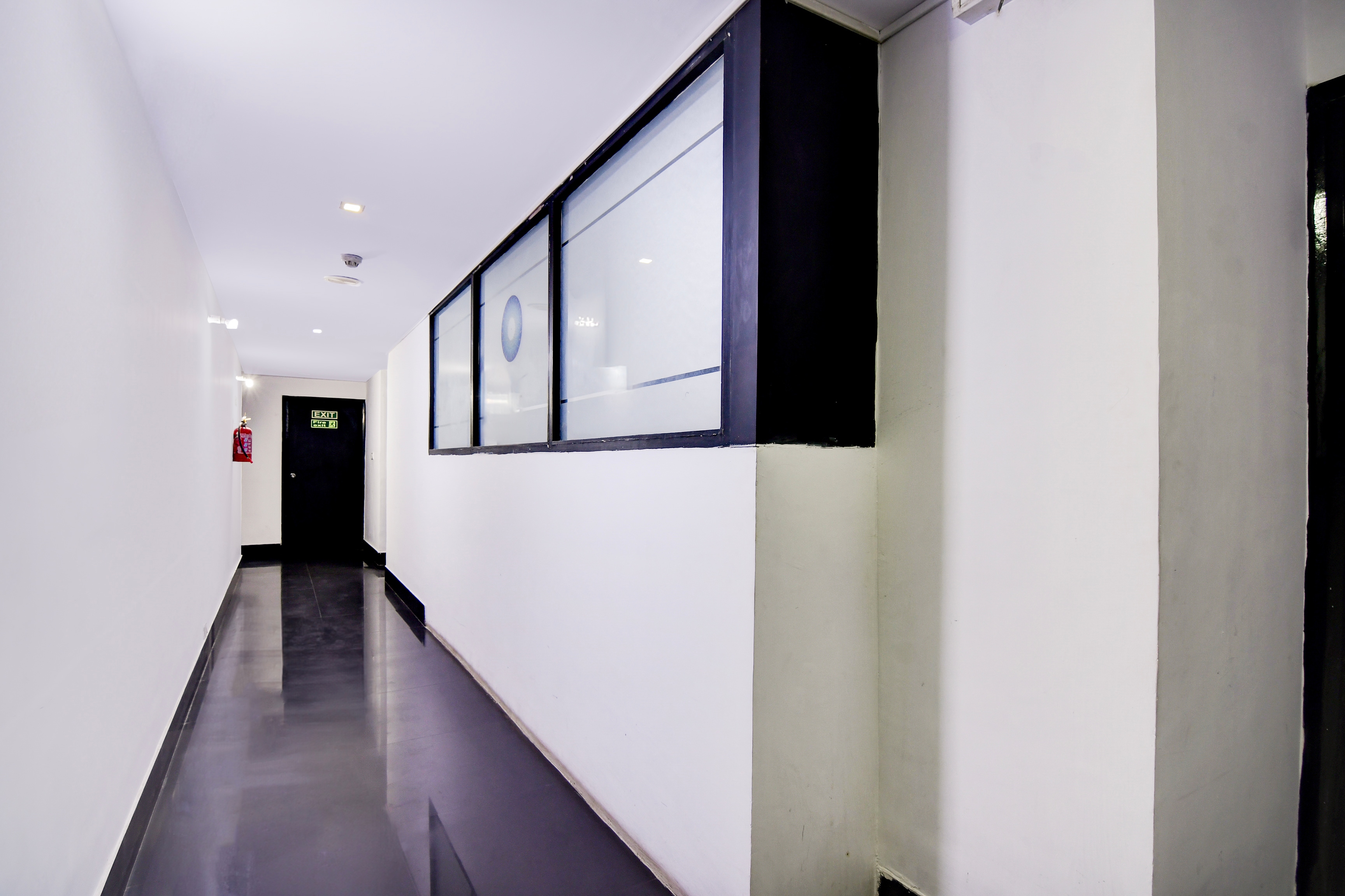 Super Townhouse Oak Ballygunge Formerly Hotel Lovelock in Kolkata