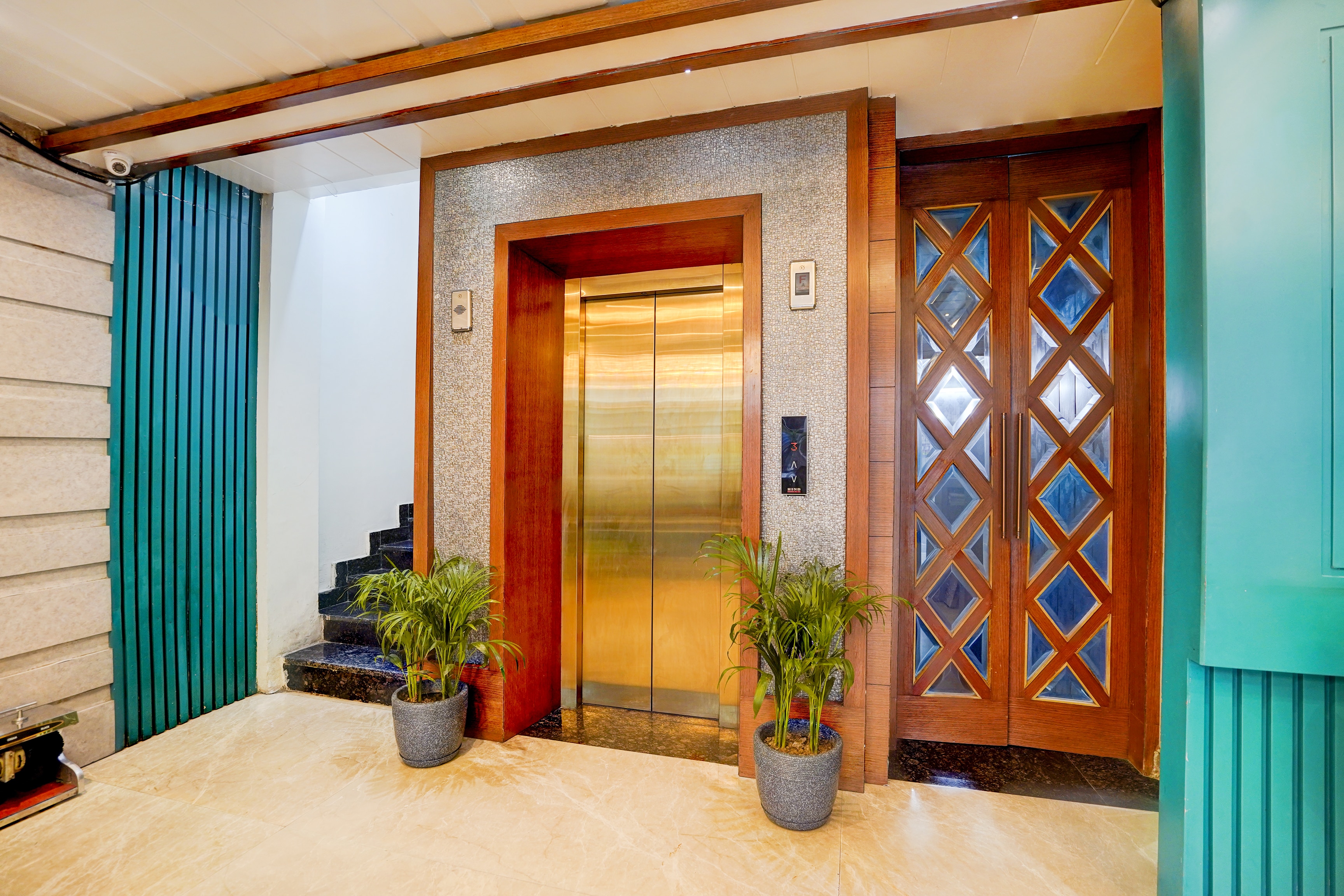 Super Townhouse Prayagraj Central Bus Terminal Formerly Hotel Four View in Prayagraj