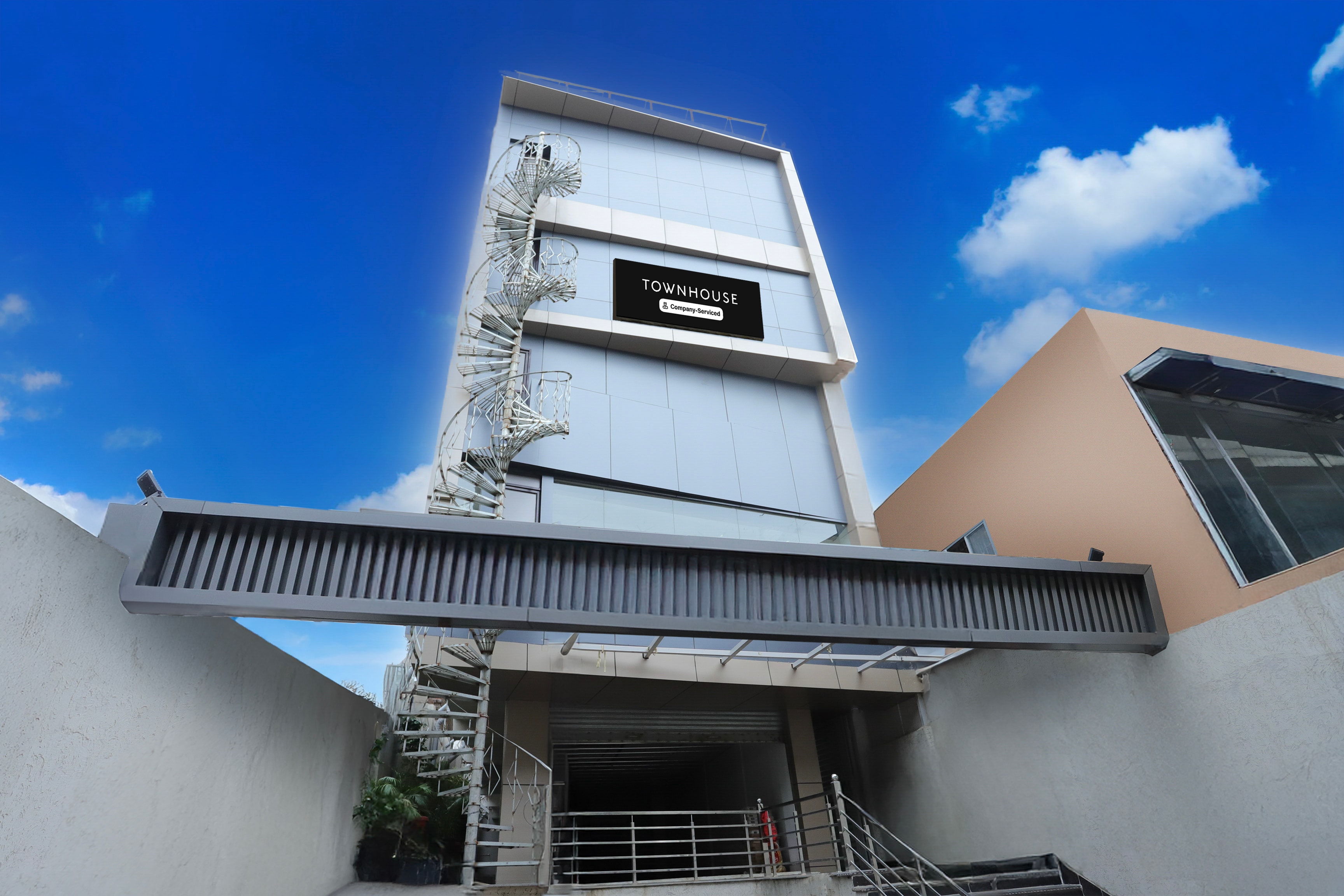 Super Townhouse Rauniyar City Centre Ratu Road in Ranchi