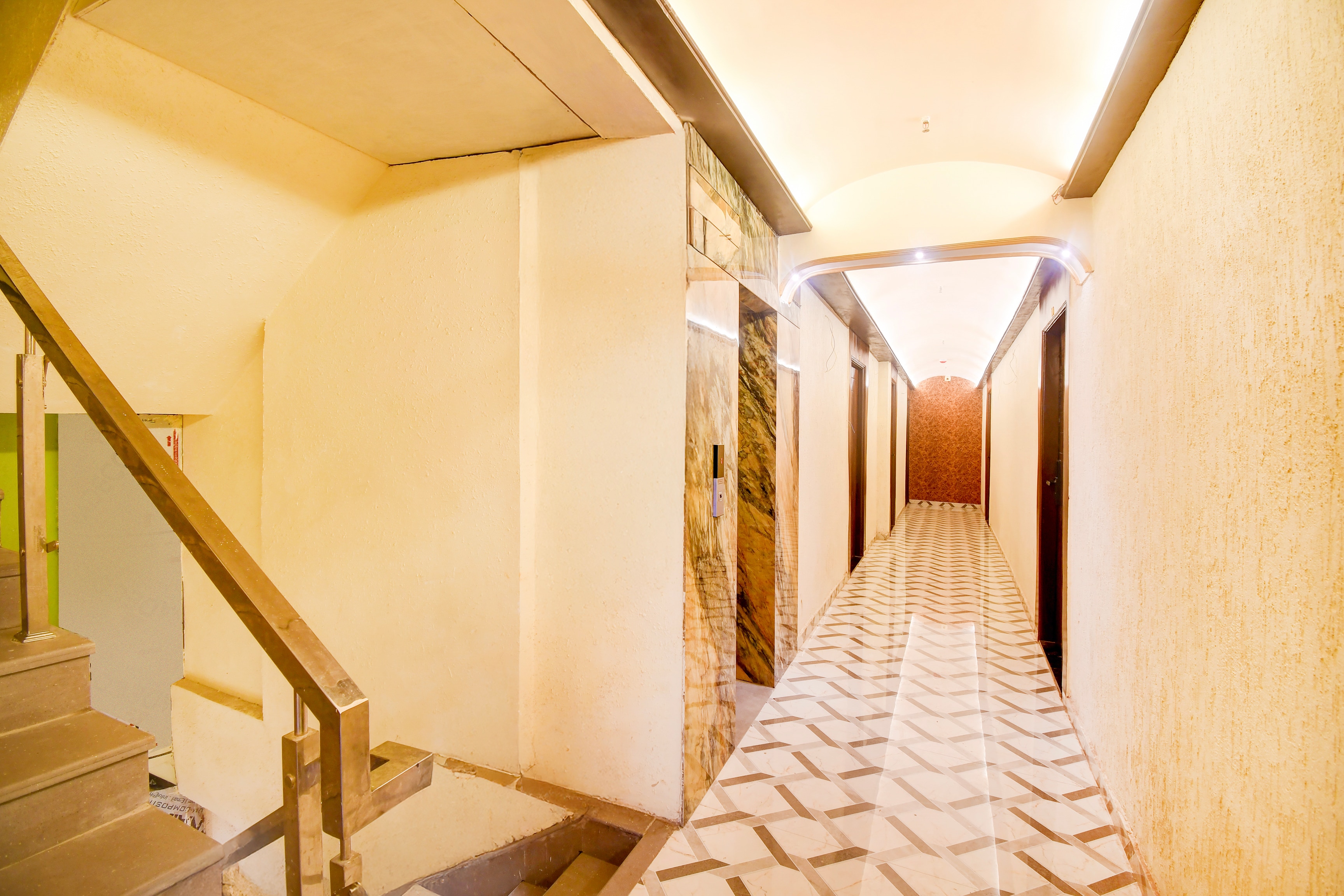 Super Townhouse Varanasi Railway Junction in Varanasi