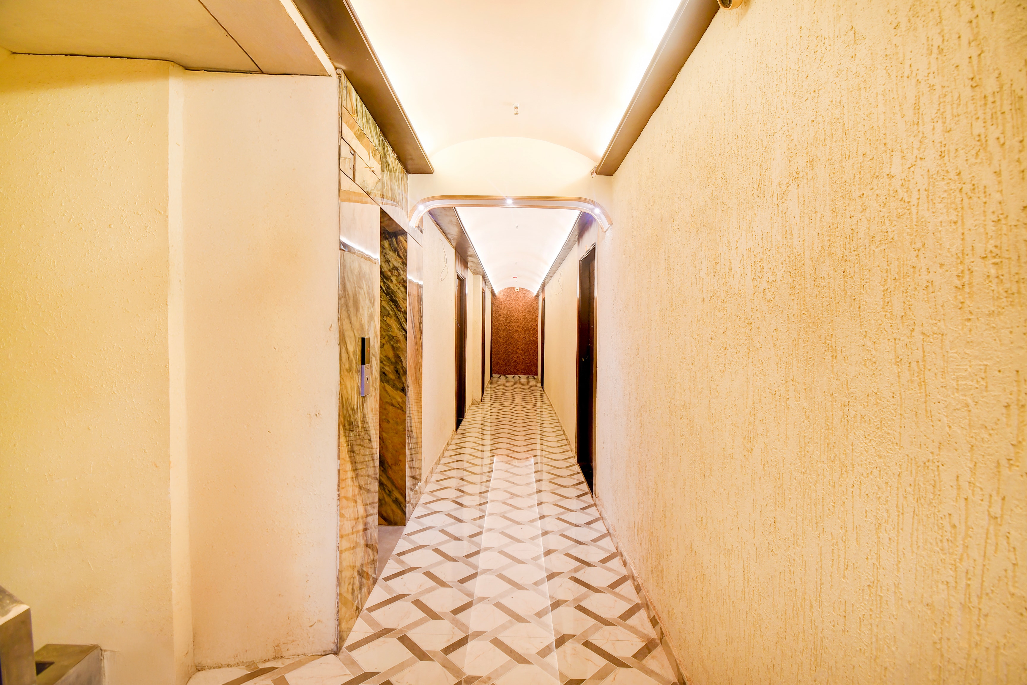 Super Townhouse Varanasi Railway Junction in Varanasi