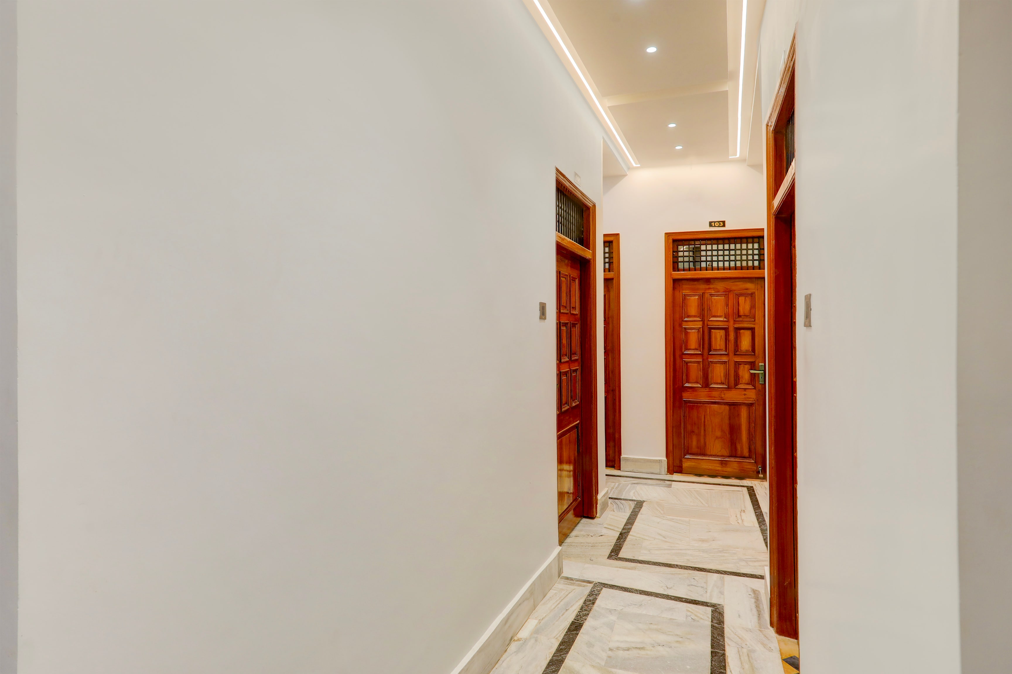 Super Townhouse Vishwanath Temple Varanasi in Varanasi