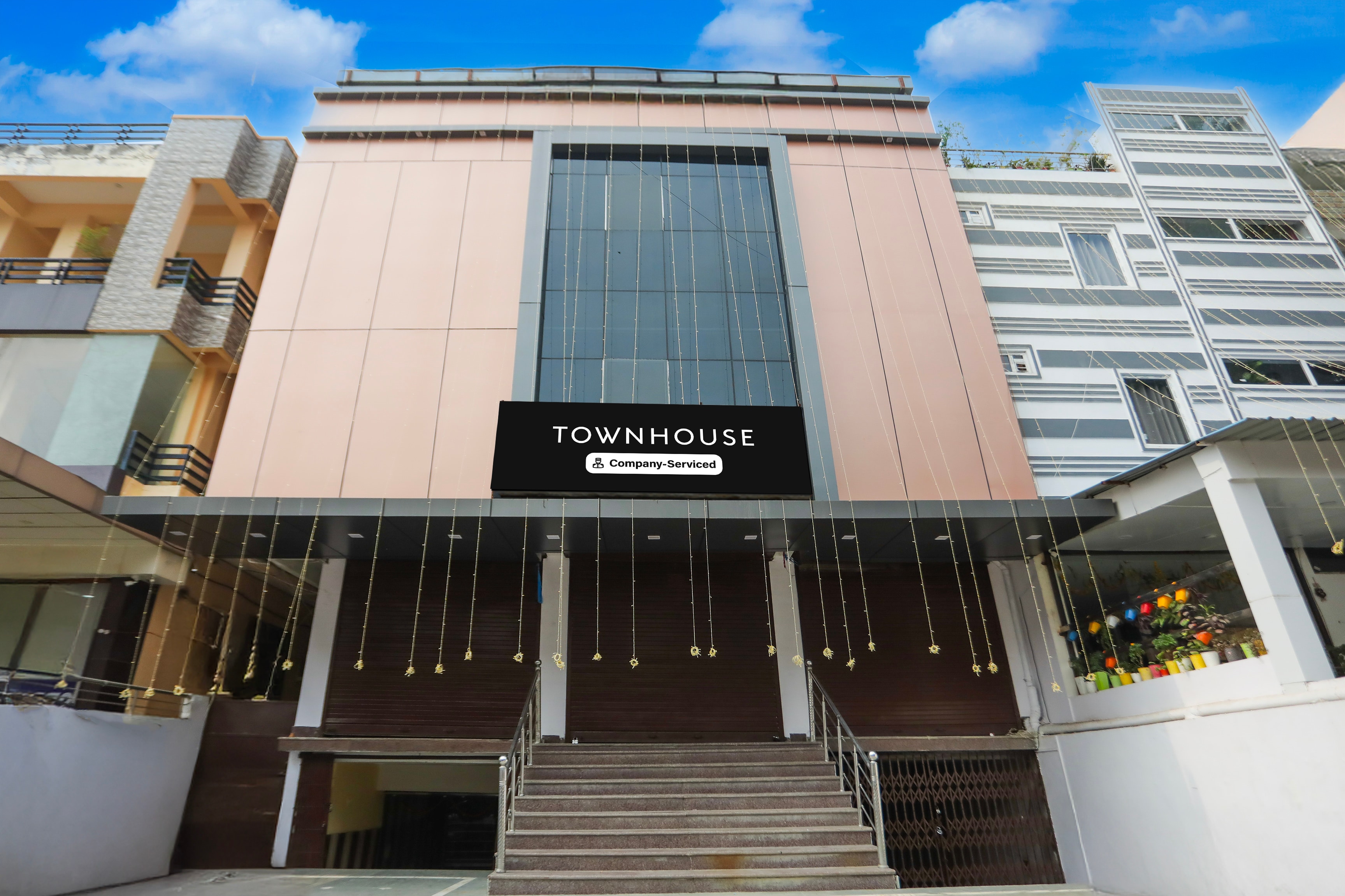 Townhouse Central Prayagraj Bus Terminal Formerly Amba Palace in Prayagraj