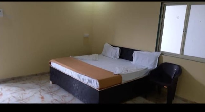 Samadhan Lodge in Thane