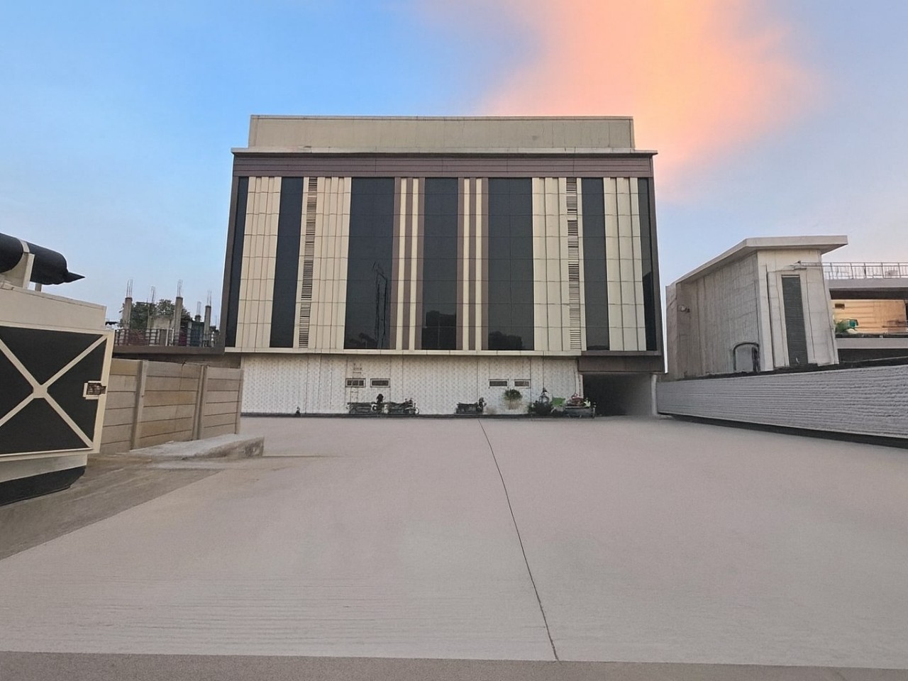 Hotel GLS International in Lucknow