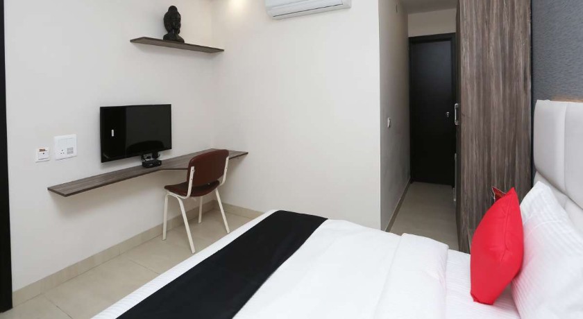 Hotel Mavens Inn in Gurgaon