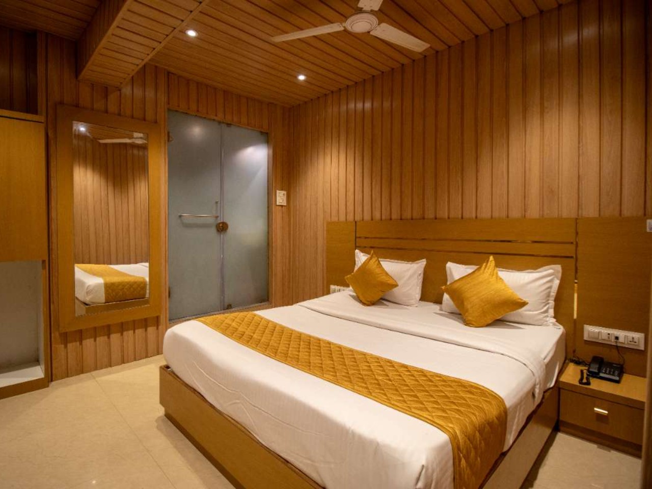 Hotel Malad Inn in Mumbai