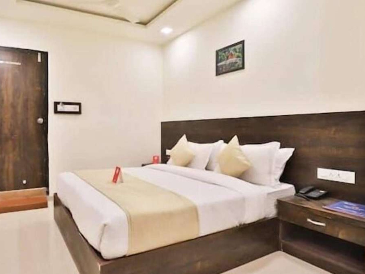 Hotel Philips in Ahmedabad
