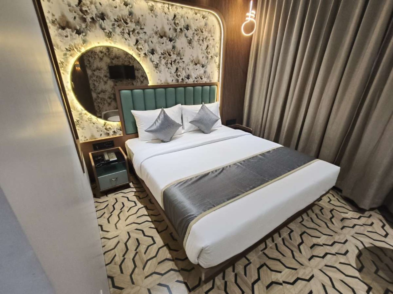 Hotel Stellar Suites in Thane