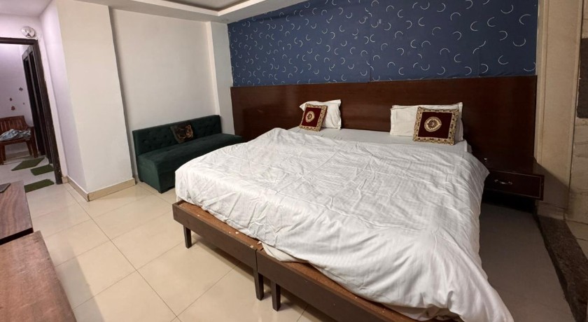 Hotel Legend Stay in Delhi