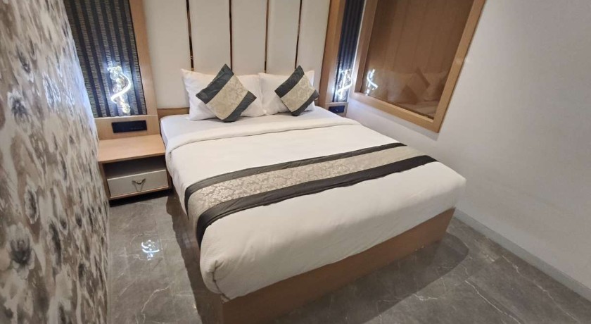 Hotel Saffron Grand in Thane