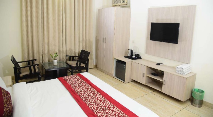 Hotel Amaara Stayz Near Medanta Hospital in Gurgaon