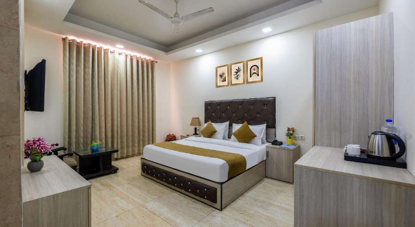 Hotel Amaara Stayz Near Medanta Hospital in Gurgaon