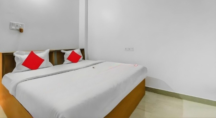 Hotel Awadh Pearl in Lucknow