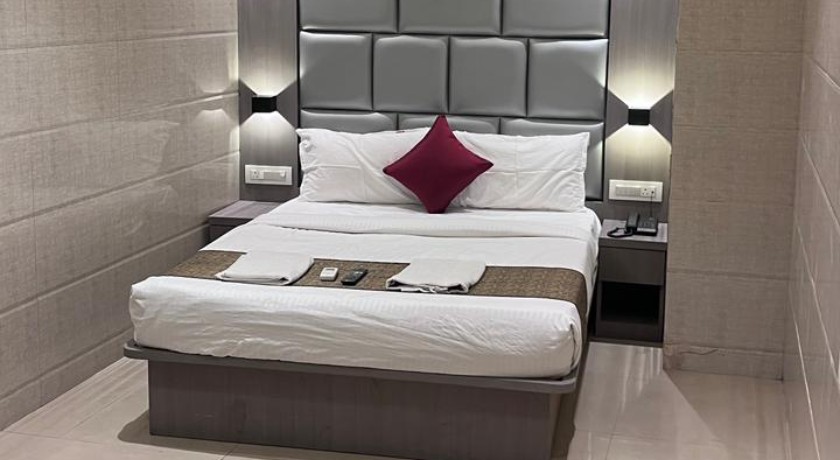 Hotel Abrol Suites in Mumbai