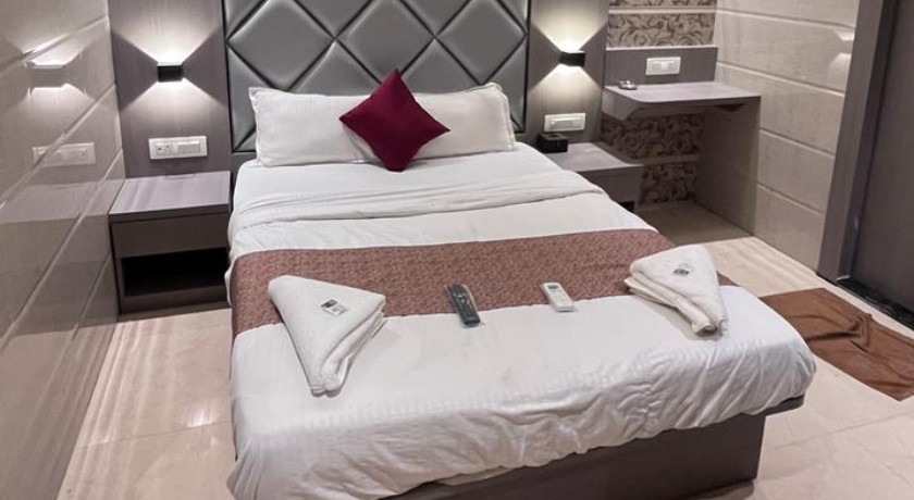 Hotel Abrol Suites in Mumbai