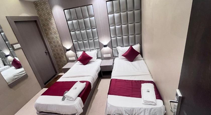 Hotel Abrol Suites in Mumbai