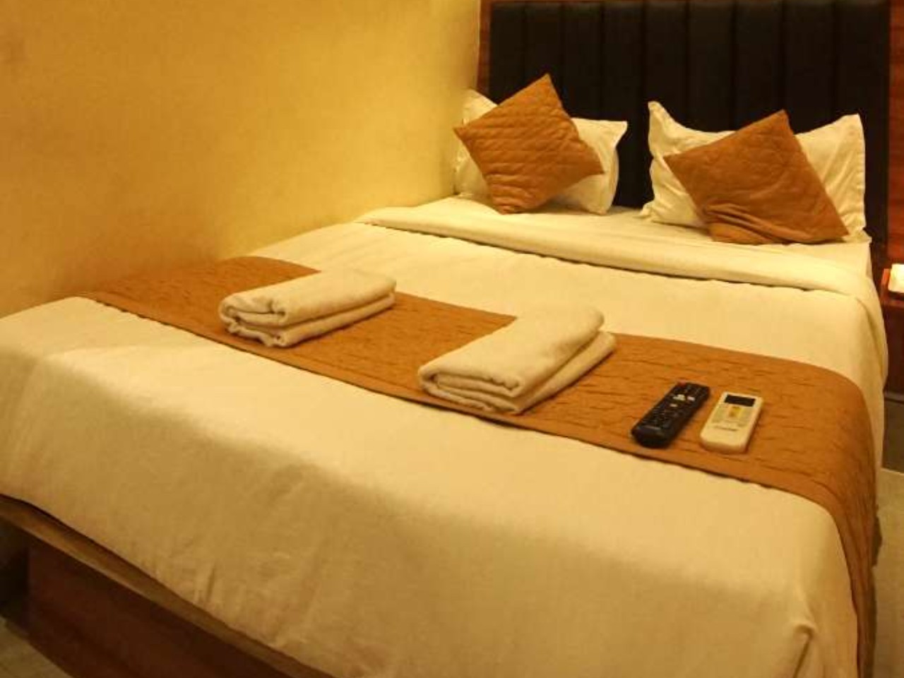 Hotel Royal Suites in Mumbai