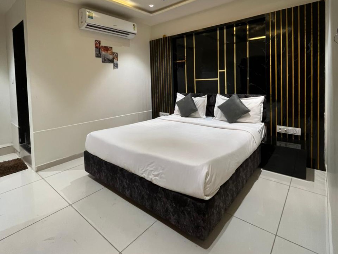 Hotel Prime View in Ahmedabad