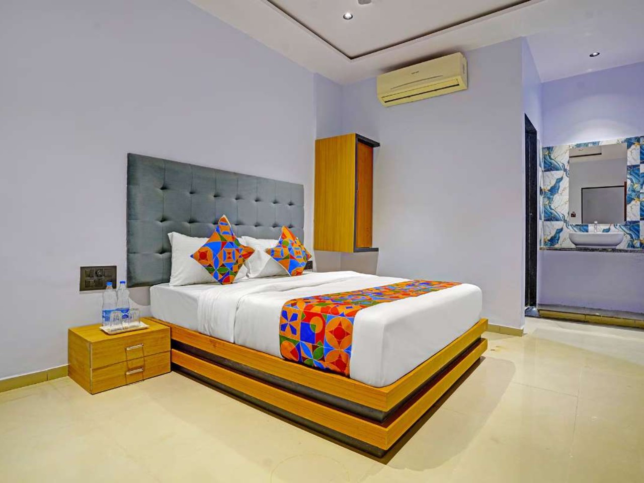 Hotel Nidhivan Palace in Surat