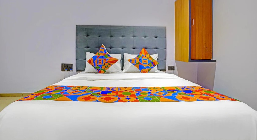 Hotel Nidhivan Palace in Surat