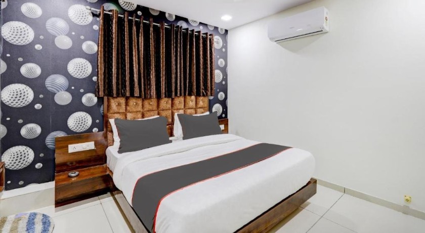 Hotel Lotus Gold in Vadodara