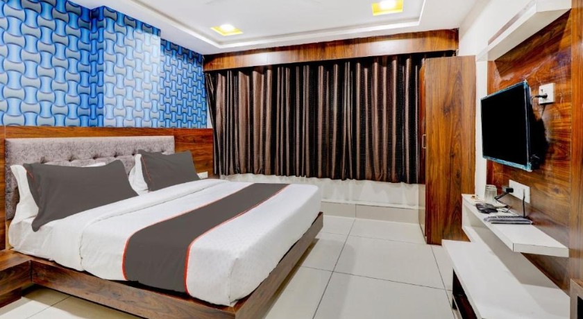 Hotel Lotus Gold in Vadodara