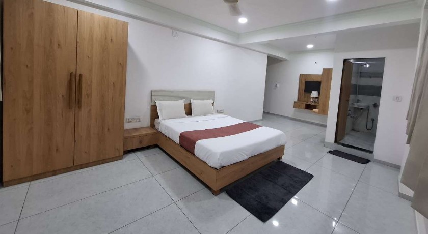 Hotel Heaven in Ahmedabad