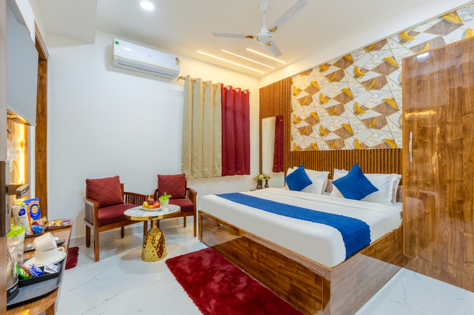 HoneyVeils Palace in Noida