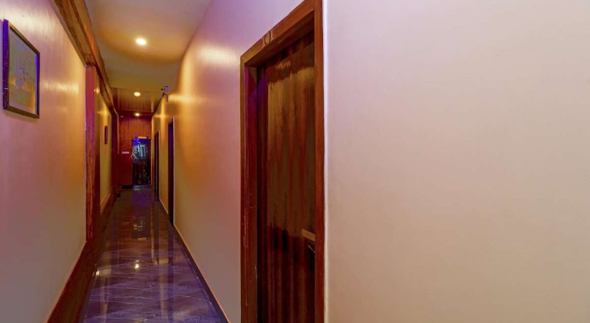 Hotel Aura Inn in Mumbai