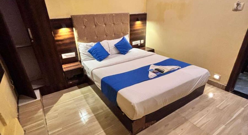 Hotel Aura Inn in Mumbai